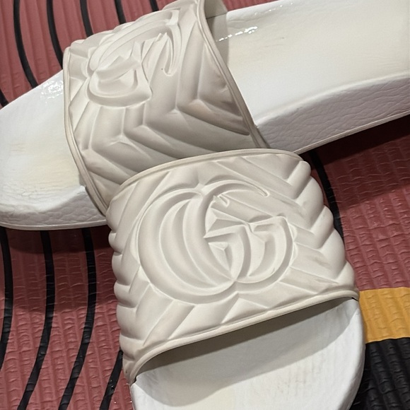 Gucci GG Logo Matelasse Pursuit Slides size 40 - Picture 4 of 9